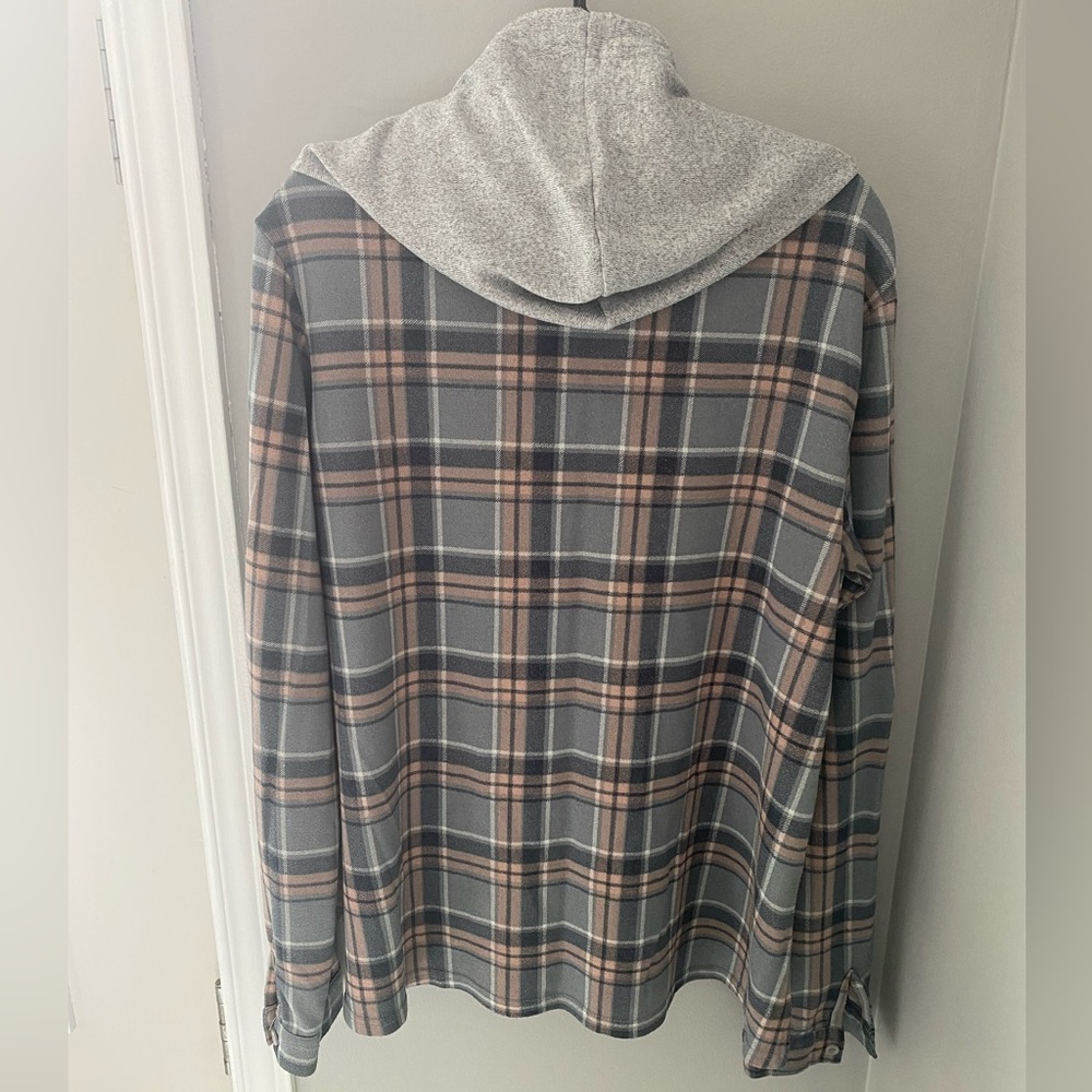 Weekend Edition - Gray and light pink plaid button down shirt w long sleeves 🩶 - Picture 2 of 3